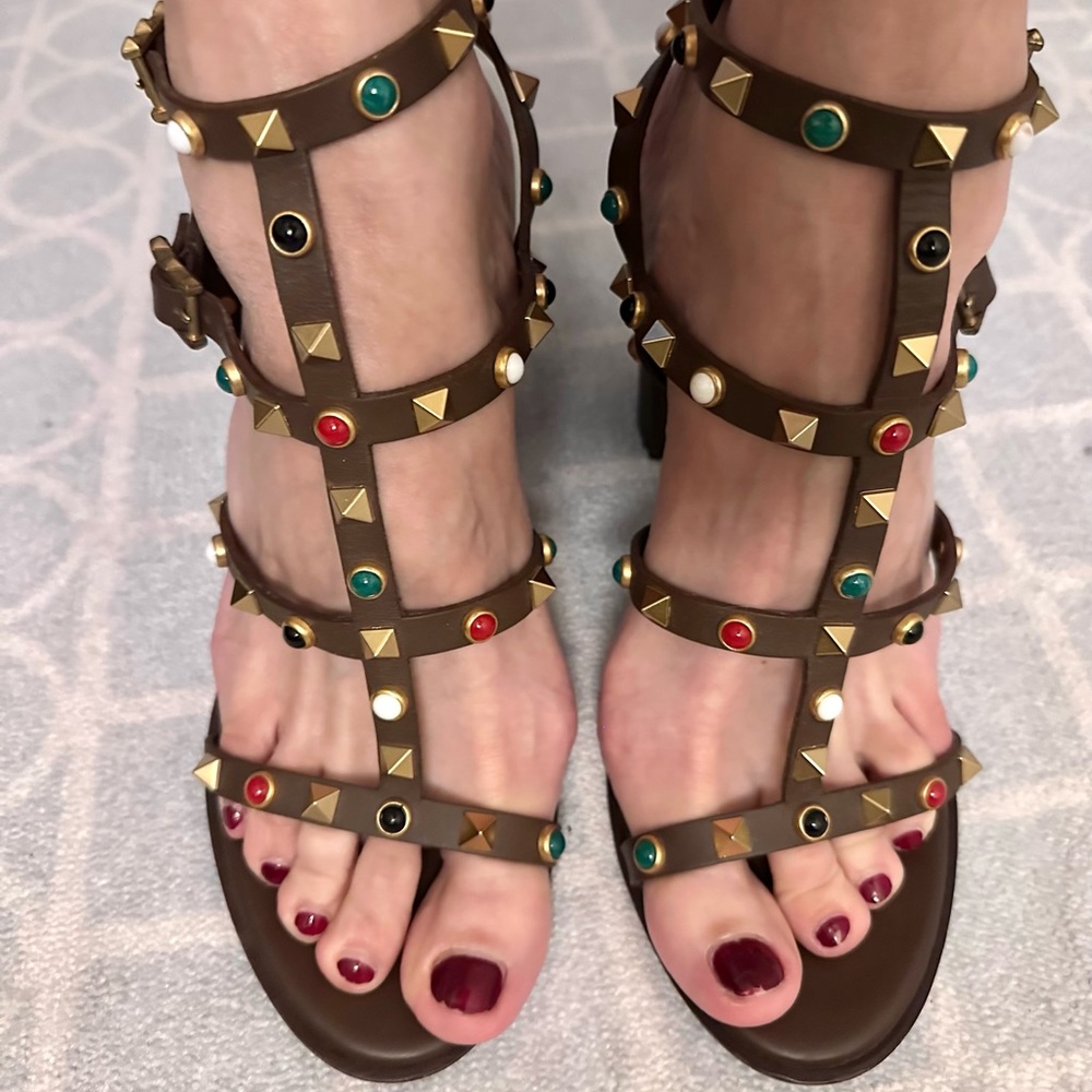 Auth Valentino Garavani Rockstud caged t strap leather sandals 👡 with block heel